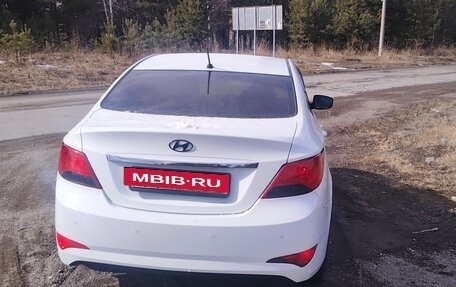 Hyundai Solaris II рестайлинг, 2015 год, 700 000 рублей, 4 фотография