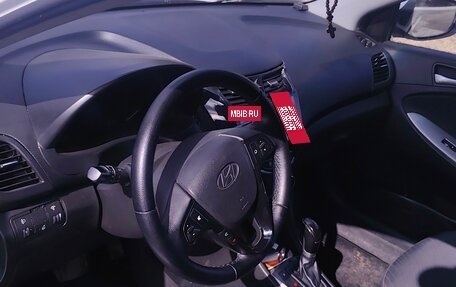 Hyundai Solaris II рестайлинг, 2015 год, 700 000 рублей, 2 фотография