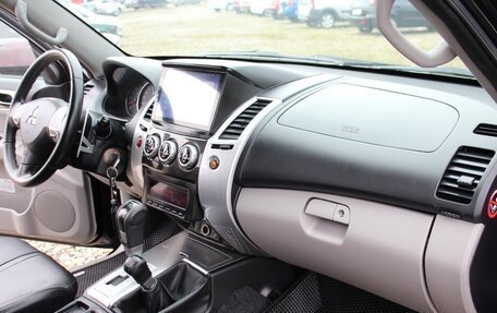 Mitsubishi Pajero Sport II рестайлинг, 2012 год, 1 785 000 рублей, 9 фотография