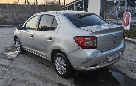 Renault Logan II, 2018 год, 335 000 рублей, 4 фотография