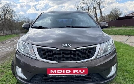 KIA Rio III рестайлинг, 2014 год, 1 050 000 рублей, 2 фотография