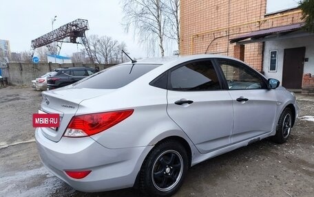 Hyundai Solaris II рестайлинг, 2012 год, 450 000 рублей, 4 фотография