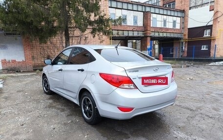 Hyundai Solaris II рестайлинг, 2012 год, 450 000 рублей, 2 фотография