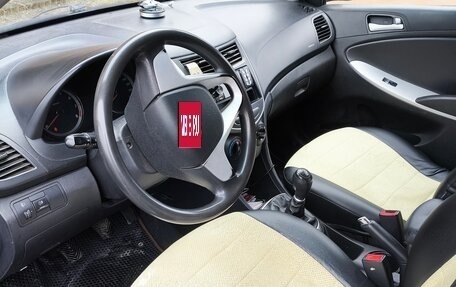 Hyundai Solaris II рестайлинг, 2012 год, 450 000 рублей, 12 фотография