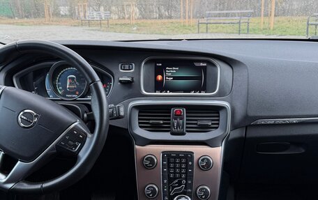 Volvo V40 Cross Country I, 2017 год, 1 700 000 рублей, 22 фотография