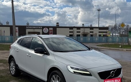 Volvo V40 Cross Country I, 2017 год, 1 700 000 рублей, 21 фотография