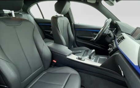 BMW 3 серия, 2018 год, 1 300 000 рублей, 8 фотография