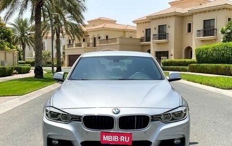 BMW 3 серия, 2018 год, 1 300 000 рублей, 12 фотография