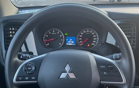 Mitsubishi Outlander III рестайлинг 3, 2014 год, 1 450 000 рублей, 7 фотография