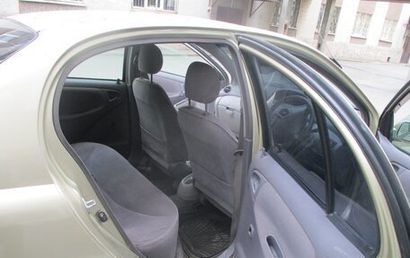 Toyota Platz, 2000 год, 250 000 рублей, 6 фотография