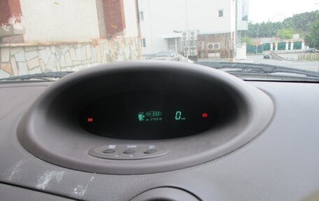 Toyota Platz, 2000 год, 250 000 рублей, 3 фотография