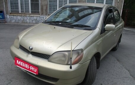 Toyota Platz, 2000 год, 250 000 рублей, 2 фотография