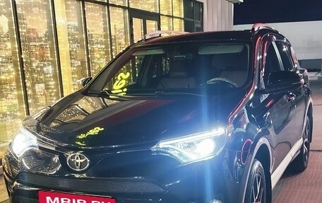 Toyota RAV4, 2017 год, 2 750 000 рублей, 2 фотография