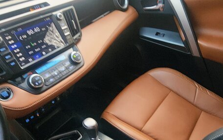 Toyota RAV4, 2017 год, 2 750 000 рублей, 15 фотография