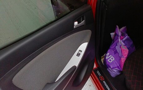 Hyundai Solaris II рестайлинг, 2013 год, 860 000 рублей, 12 фотография