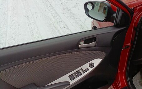 Hyundai Solaris II рестайлинг, 2013 год, 860 000 рублей, 14 фотография