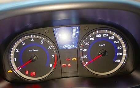 Hyundai Solaris II рестайлинг, 2013 год, 860 000 рублей, 17 фотография