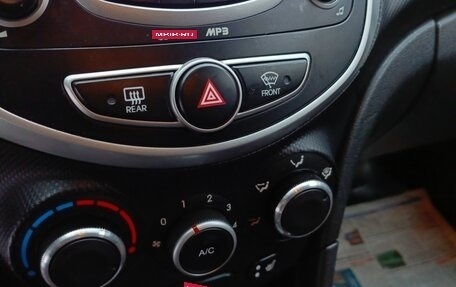 Hyundai Solaris II рестайлинг, 2013 год, 860 000 рублей, 16 фотография