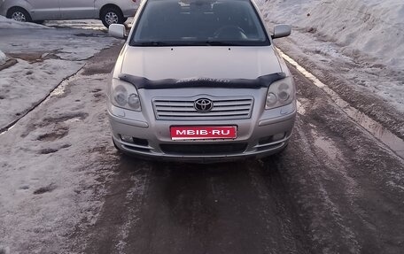 Toyota Avensis III рестайлинг, 2004 год, 820 000 рублей, 1 фотография