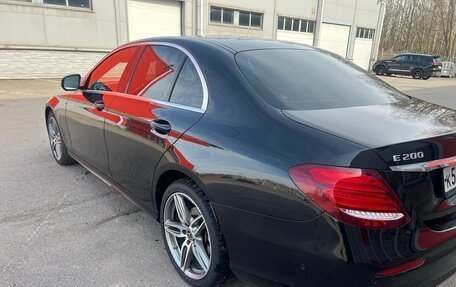 Mercedes-Benz E-Класс, 2019 год, 2 600 000 рублей, 4 фотография