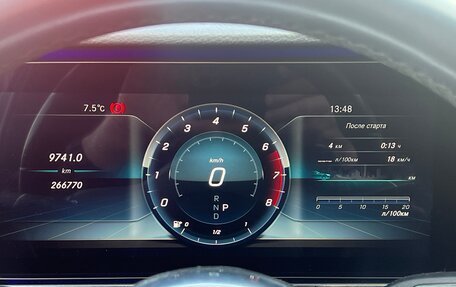 Mercedes-Benz E-Класс, 2019 год, 2 600 000 рублей, 3 фотография