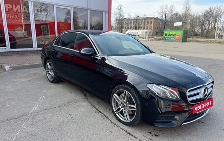 Mercedes-Benz E-Класс, 2019 год, 2 600 000 рублей, 7 фотография