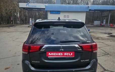 Mitsubishi Outlander III рестайлинг 3, 2019 год, 2 900 000 рублей, 5 фотография