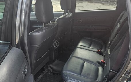 Mitsubishi Outlander III рестайлинг 3, 2019 год, 2 900 000 рублей, 15 фотография