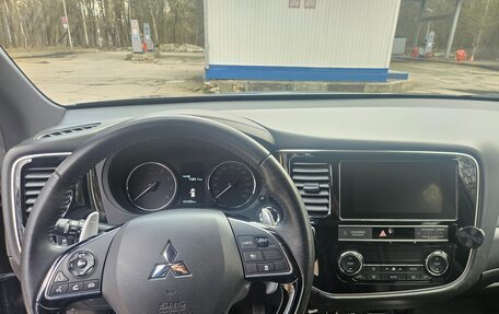 Mitsubishi Outlander III рестайлинг 3, 2019 год, 2 900 000 рублей, 18 фотография