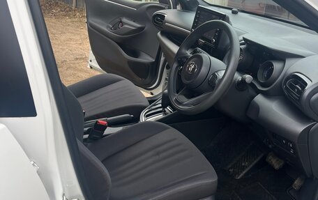 Toyota Yaris, 2021 год, 1 600 000 рублей, 6 фотография