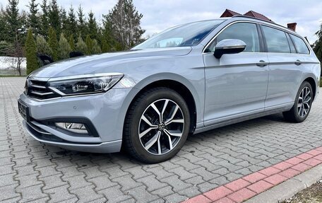 Volkswagen Passat B8 рестайлинг, 2022 год, 2 350 000 рублей, 1 фотография