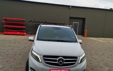 Mercedes-Benz V-Класс, 2014 год, 3 200 000 рублей, 1 фотография