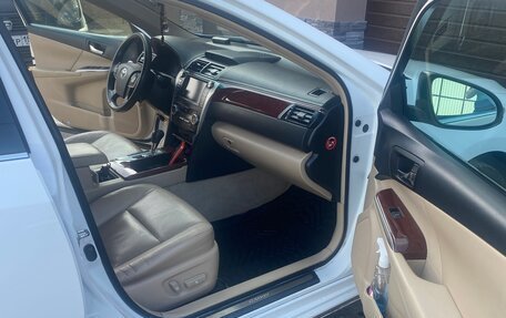 Toyota Camry, 2012 год, 1 400 000 рублей, 4 фотография