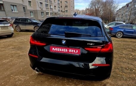 BMW 1 серия, 2021 год, 1 700 000 рублей, 3 фотография