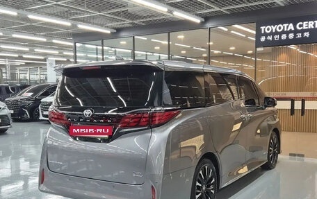 Toyota Alphard, 2025 год, 10 990 000 рублей, 3 фотография