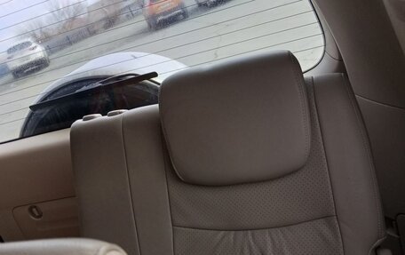 Toyota Land Cruiser Prado 120 рестайлинг, 2004 год, 1 720 000 рублей, 2 фотография