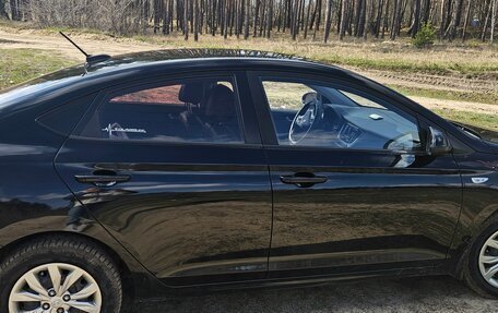 Hyundai Solaris II рестайлинг, 2018 год, 1 250 000 рублей, 3 фотография