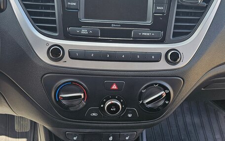 Hyundai Solaris II рестайлинг, 2018 год, 1 250 000 рублей, 10 фотография