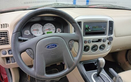 Ford Escape II, 2005 год, 620 000 рублей, 13 фотография