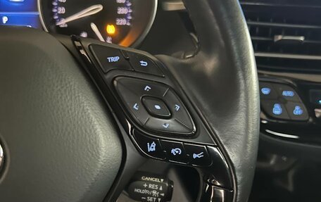 Toyota C-HR I рестайлинг, 2018 год, 2 900 000 рублей, 9 фотография