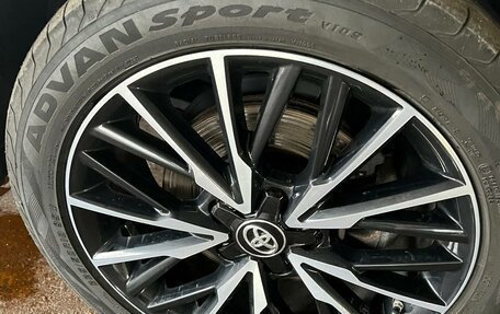 Toyota C-HR I рестайлинг, 2018 год, 2 900 000 рублей, 8 фотография