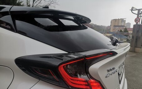 Toyota C-HR I рестайлинг, 2018 год, 2 900 000 рублей, 2 фотография