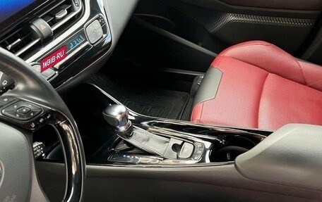 Toyota C-HR I рестайлинг, 2018 год, 2 900 000 рублей, 14 фотография