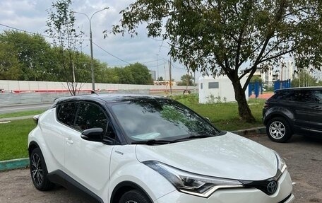 Toyota C-HR I рестайлинг, 2018 год, 2 900 000 рублей, 13 фотография