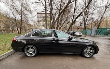 Mercedes-Benz E-Класс, 2019 год, 3 300 000 рублей, 4 фотография
