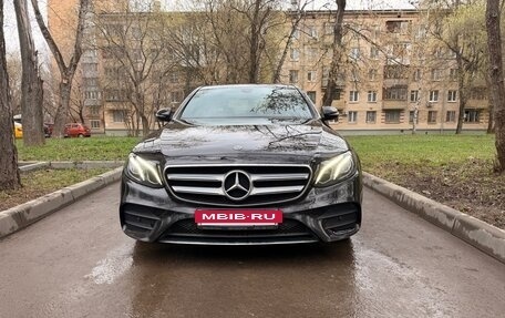 Mercedes-Benz E-Класс, 2019 год, 3 300 000 рублей, 2 фотография