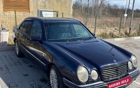 Mercedes-Benz E-Класс, 1996 год, 270 000 рублей, 5 фотография