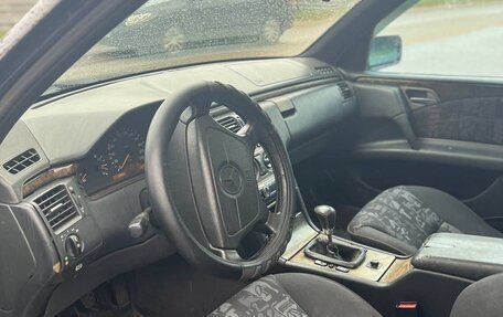 Mercedes-Benz E-Класс, 1996 год, 270 000 рублей, 11 фотография