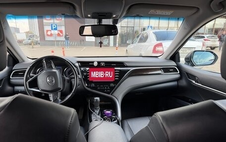 Toyota Camry, 2019 год, 2 550 000 рублей, 4 фотография