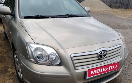 Toyota Avensis III рестайлинг, 2003 год, 690 000 рублей, 2 фотография